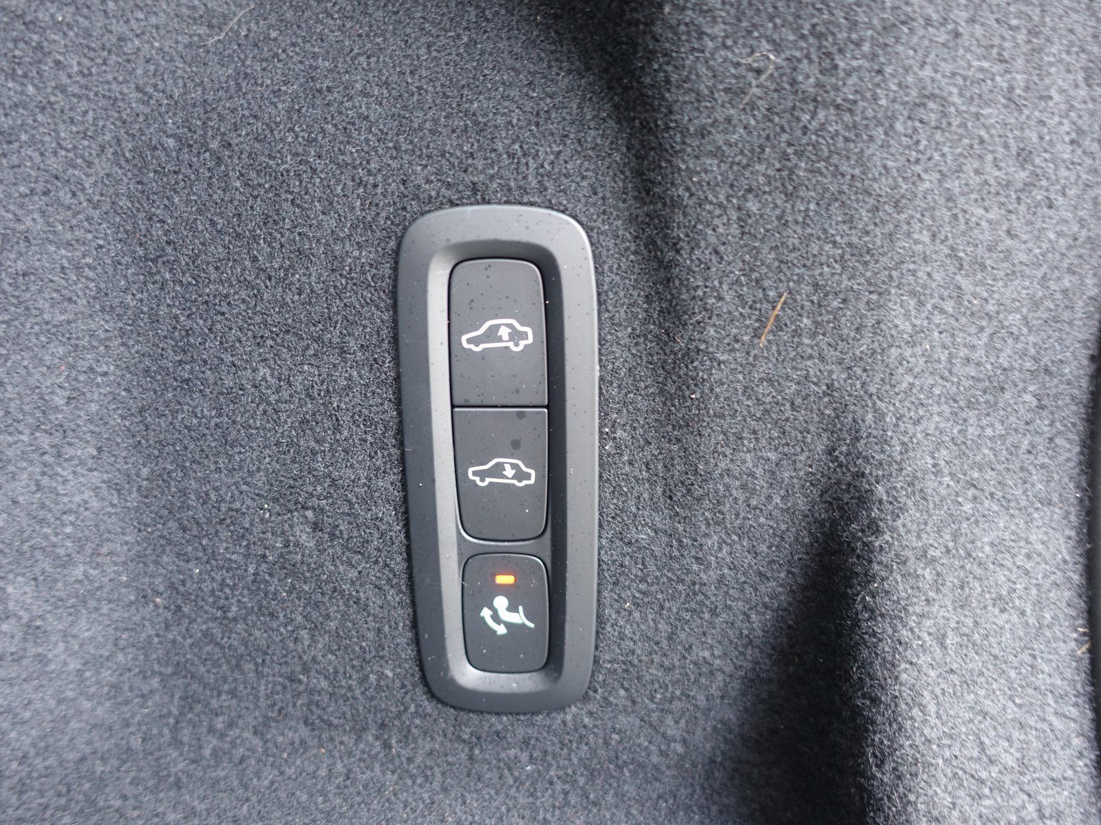 Volvo XC60 Plus B5 AWD/Four-C/AHK/HeadUp/360°Cam/Pano