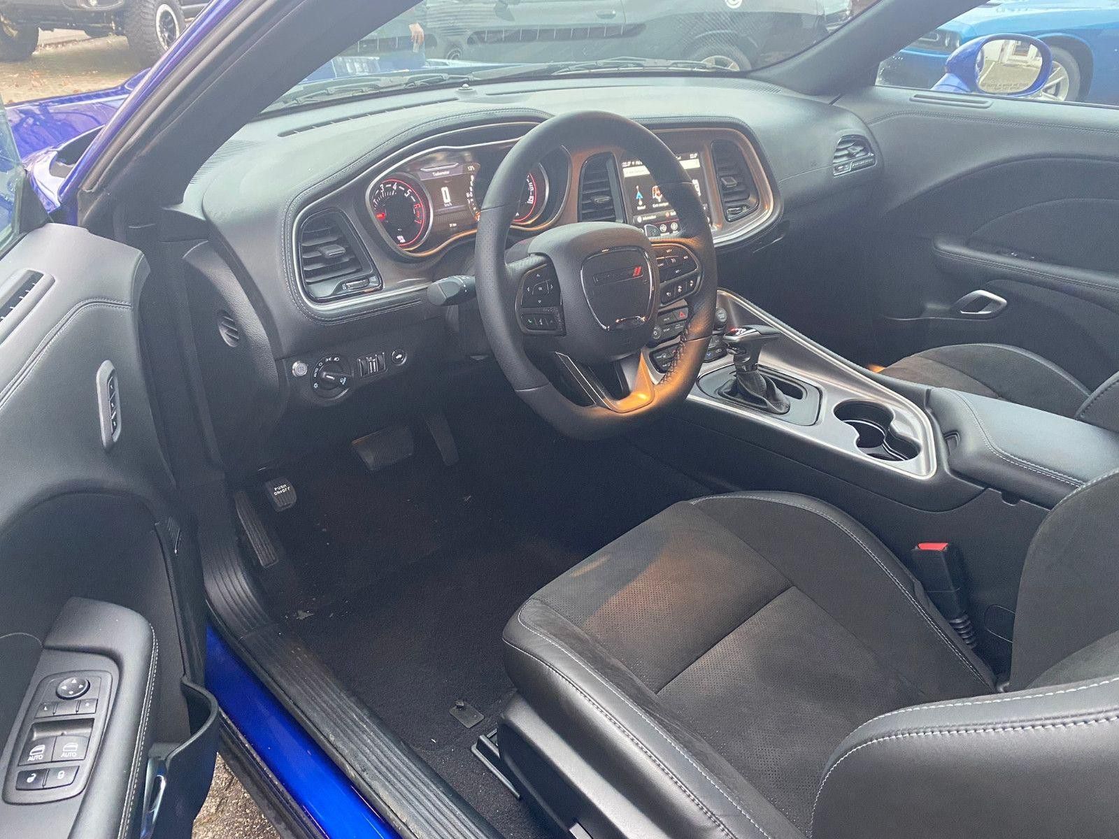 Dodge Challenger R/T 5.7 V8 HEMI Performance Plus AEC