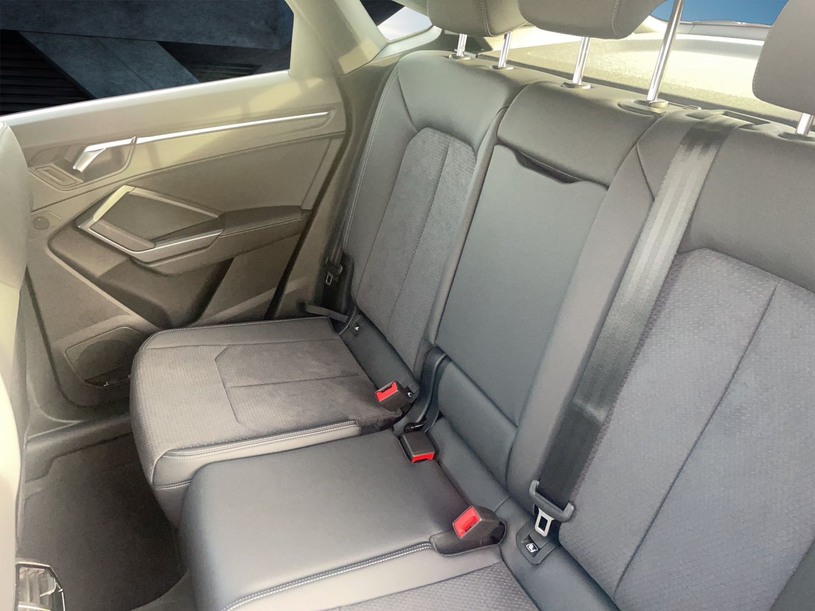Audi Q3 Sportback 40TFSI S-Line Matrix|AHK|Pano