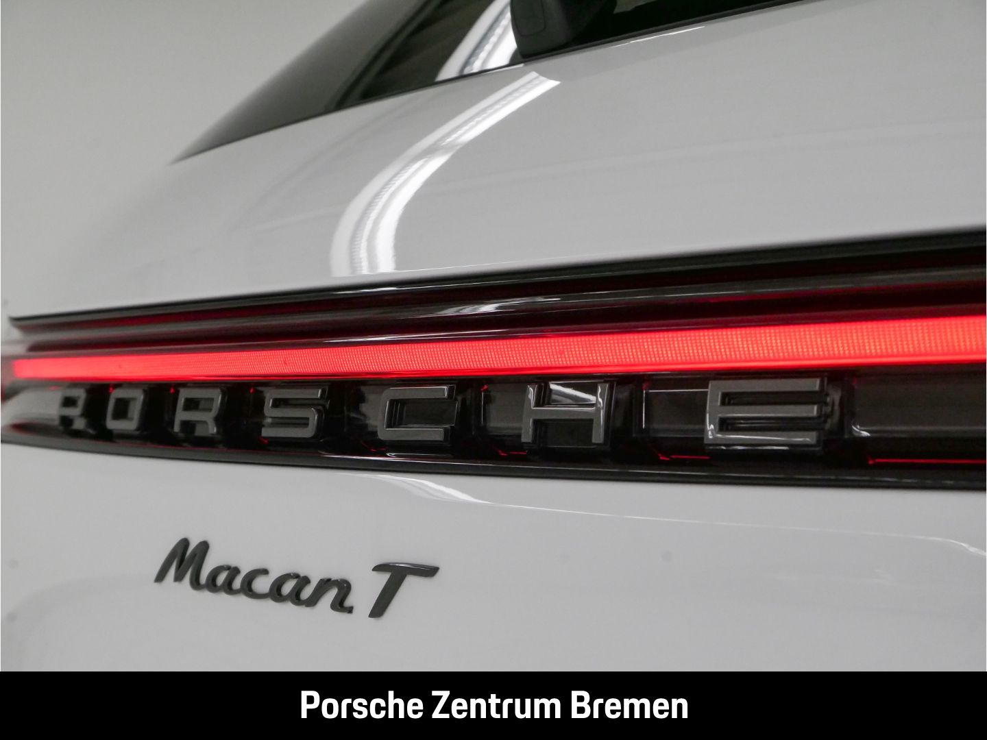 Porsche Macan T - Samsaru's Car Outlet