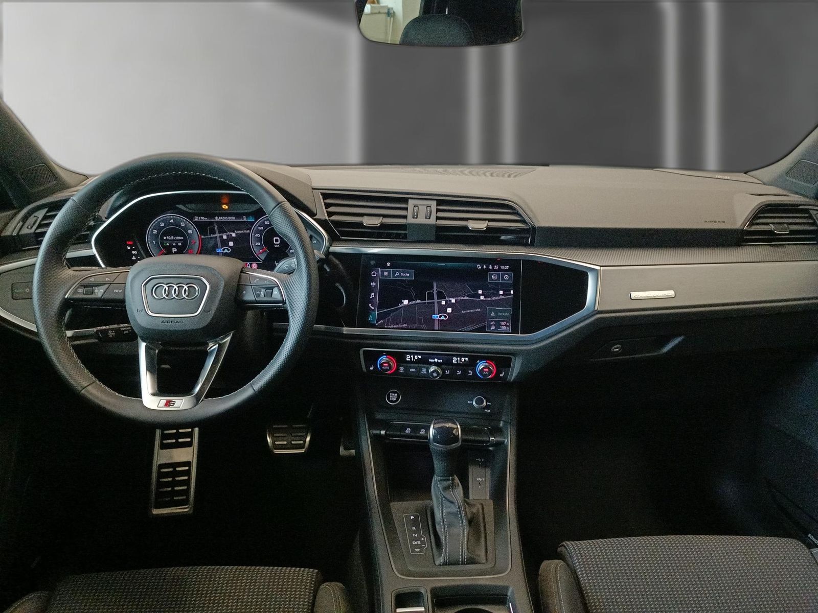 Audi Q3 45 TFSI quattro S line - Samsaru's Car Outlet