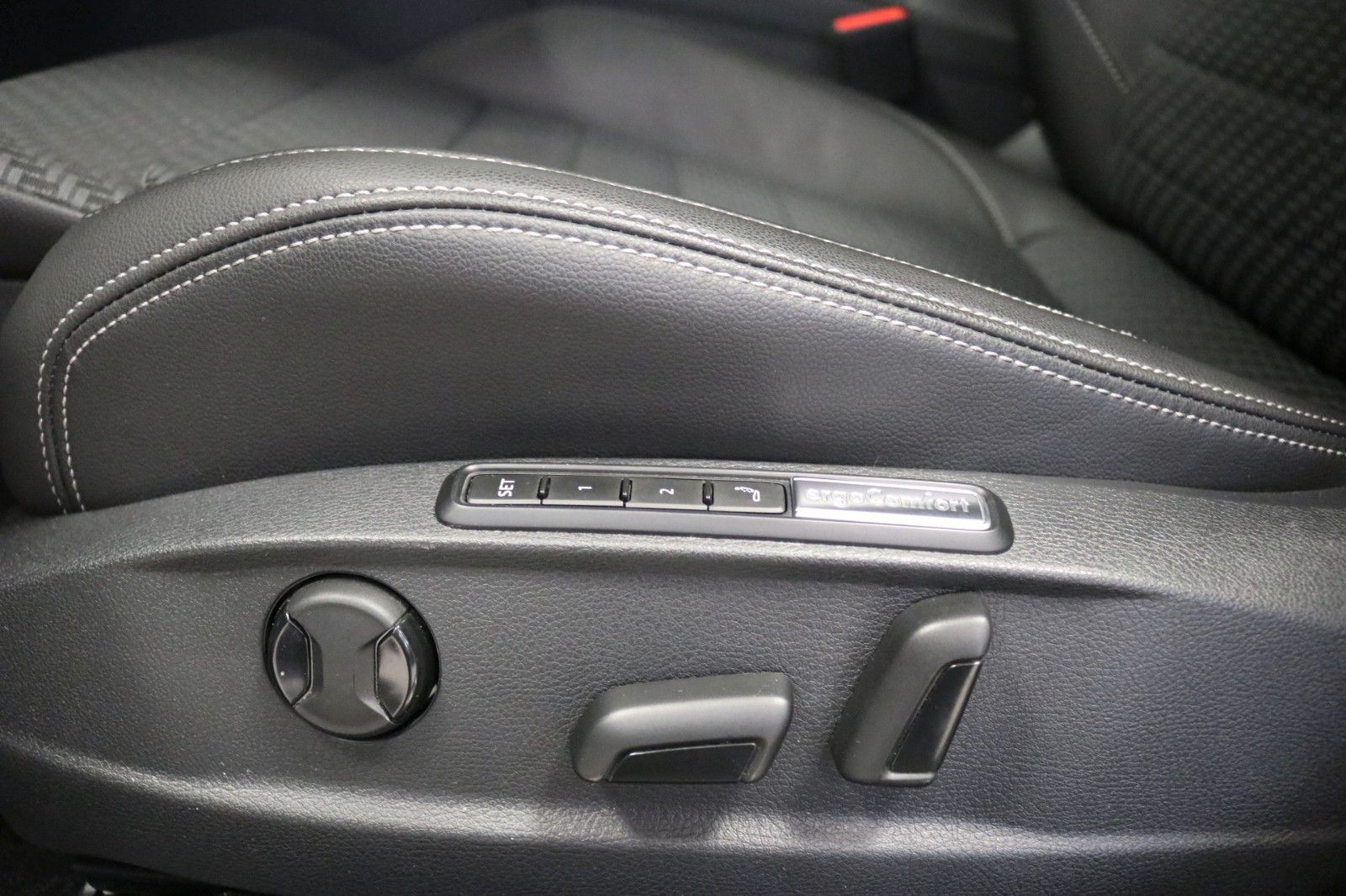 Volkswagen Passat 4Motion R-Line Matrix 360° Memory AHK
