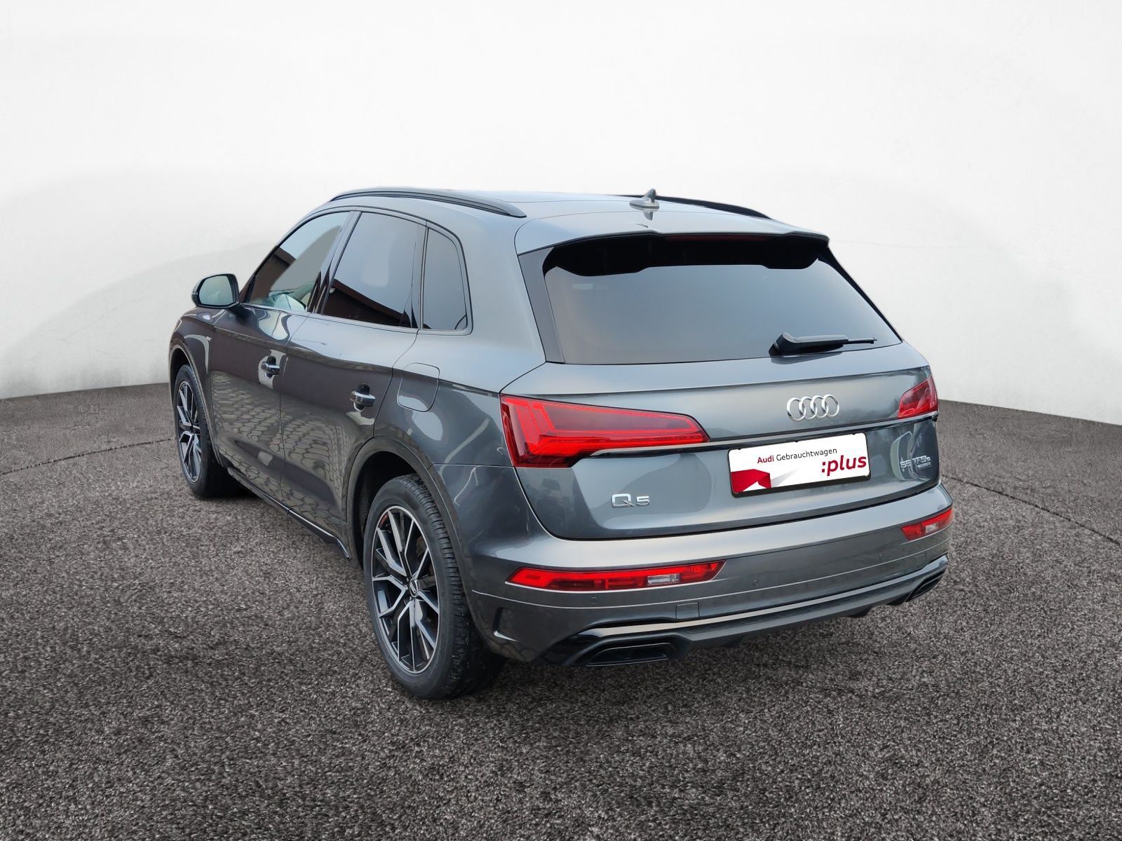Audi Q5 55 TFSIe S line quattro S tronic Matrix AHK