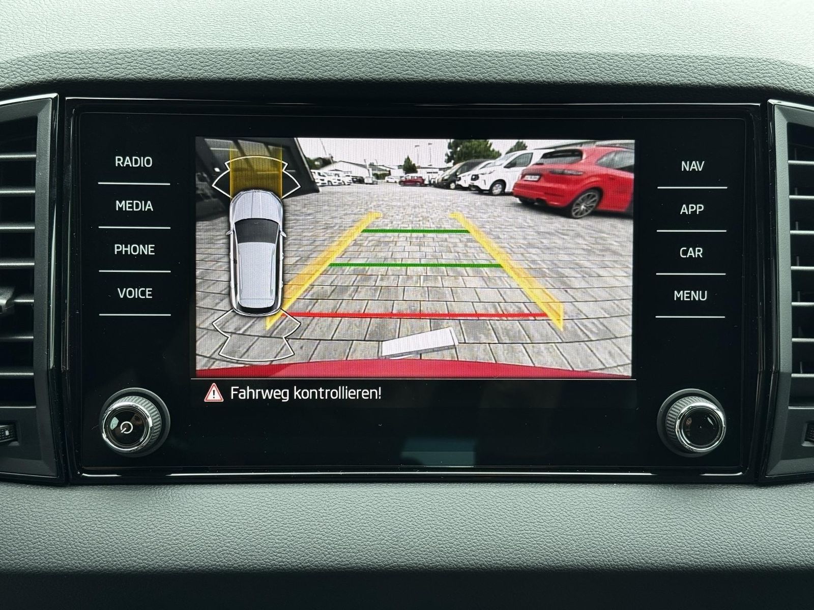 Skoda Karoq 1,5 TSI DSG Sportline 2ZKlimaautomatik ...