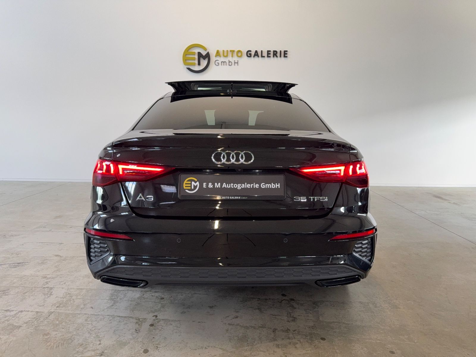 Audi A3 Limousine 35 TFSI S line Pano Kam ACC black