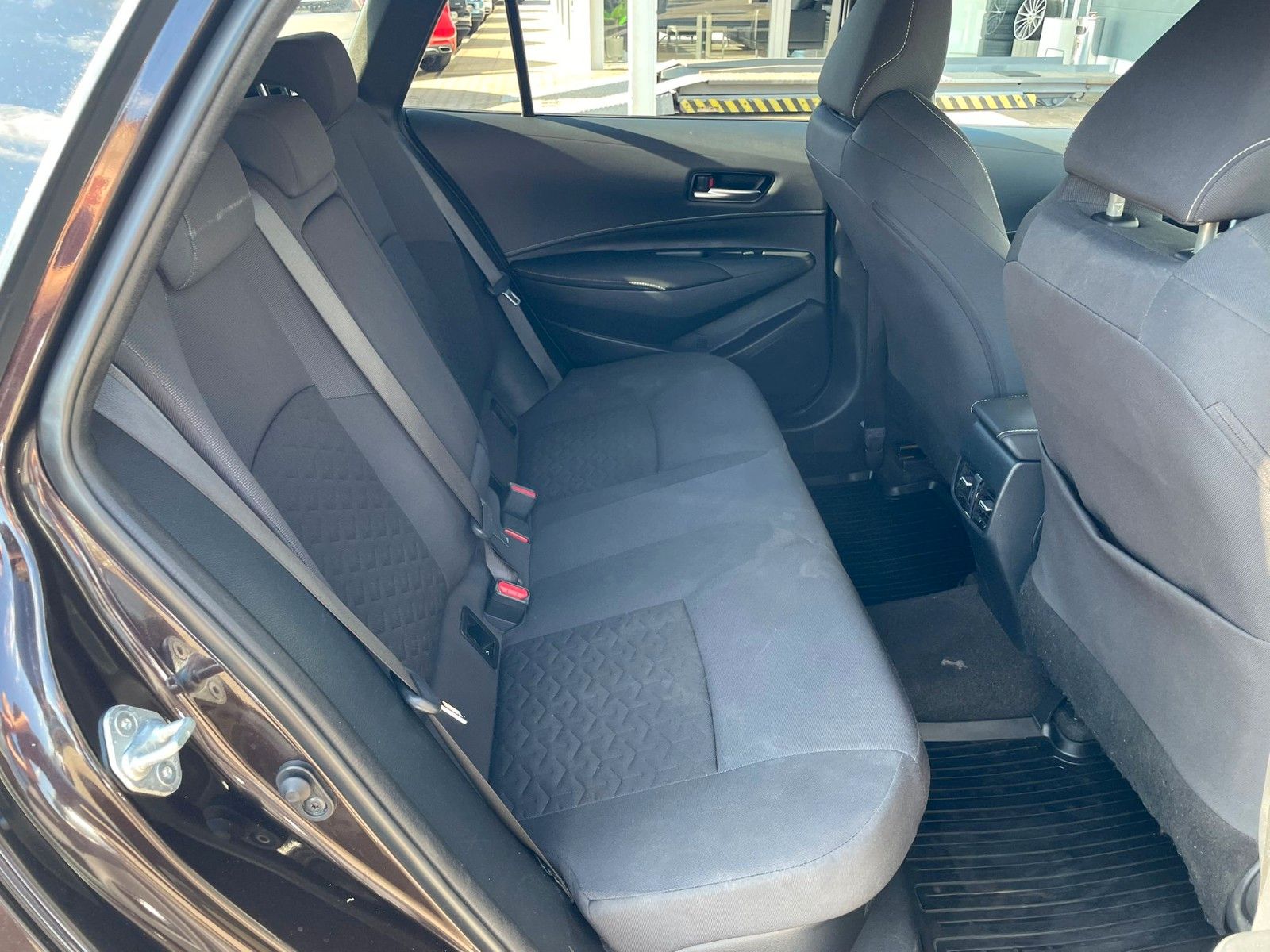 Toyota Corolla 1.8 Touring Sports Hybrid - Samsaru's Car Outlet