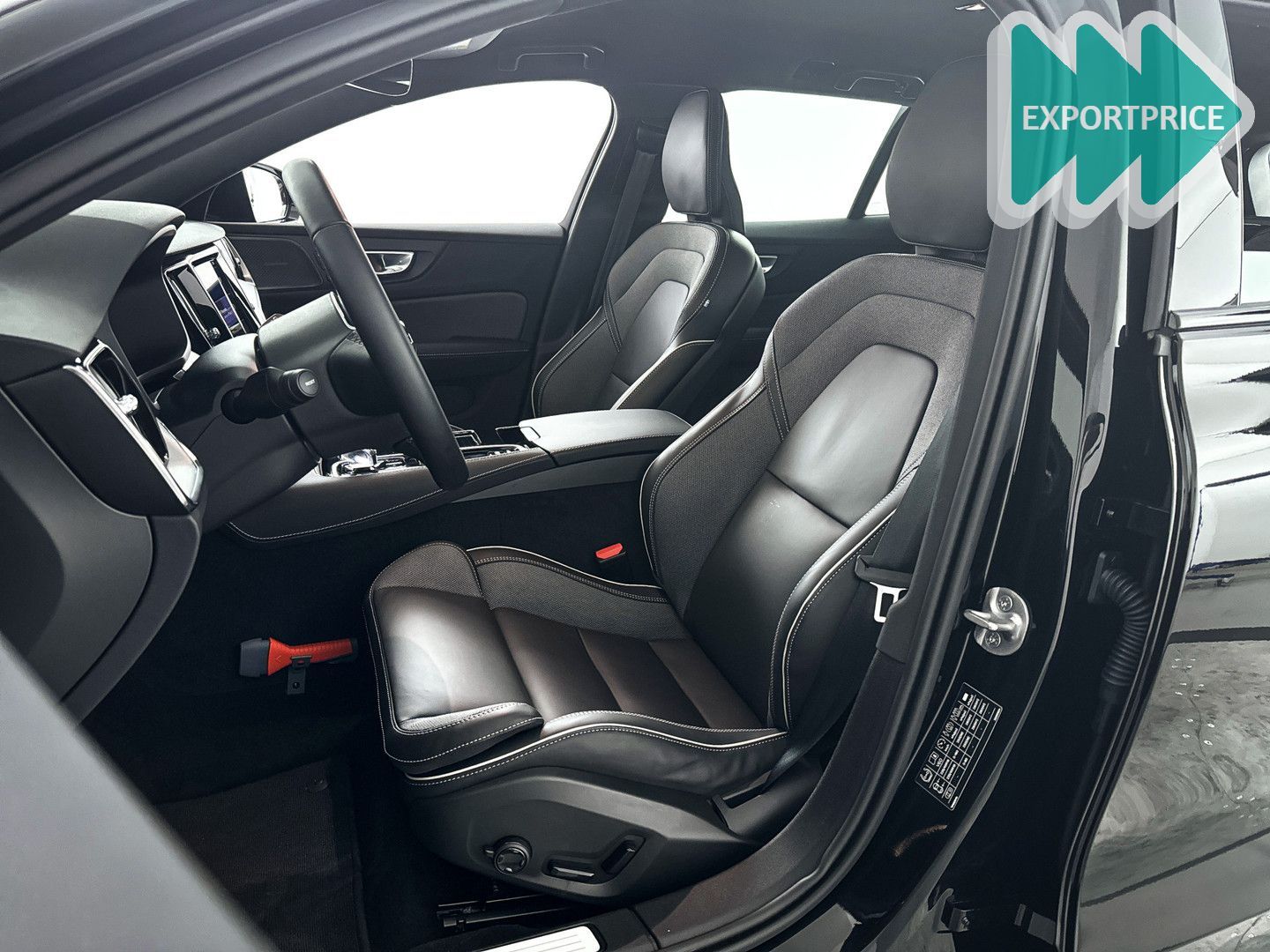 Volvo V60 T6 AWD Plus Dark | 360° kamera | Harman Kard