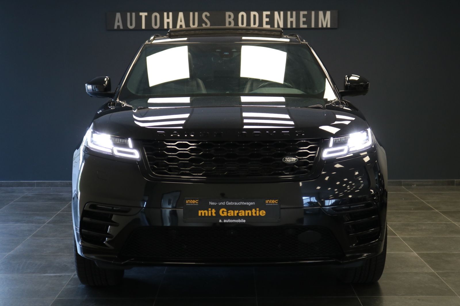 Range Rover Velar R-Dynamic - Samsaru's Car Outlet