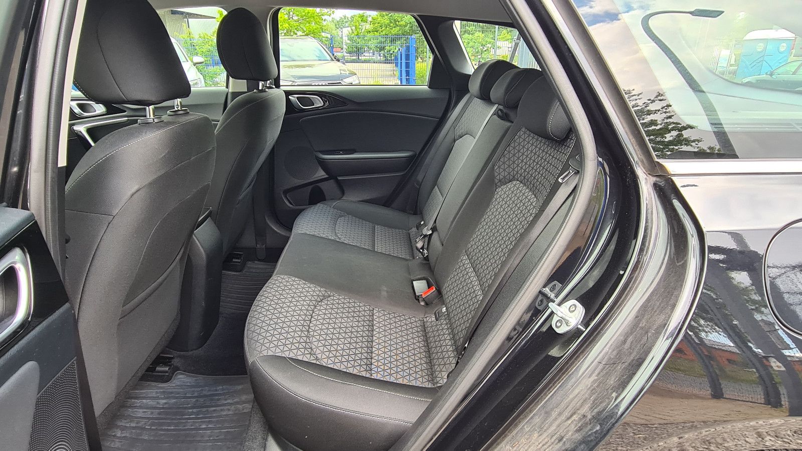 Kia cee'd Sportswagon 1.6D Vision Aut. - Samsaru's Car Outlet
