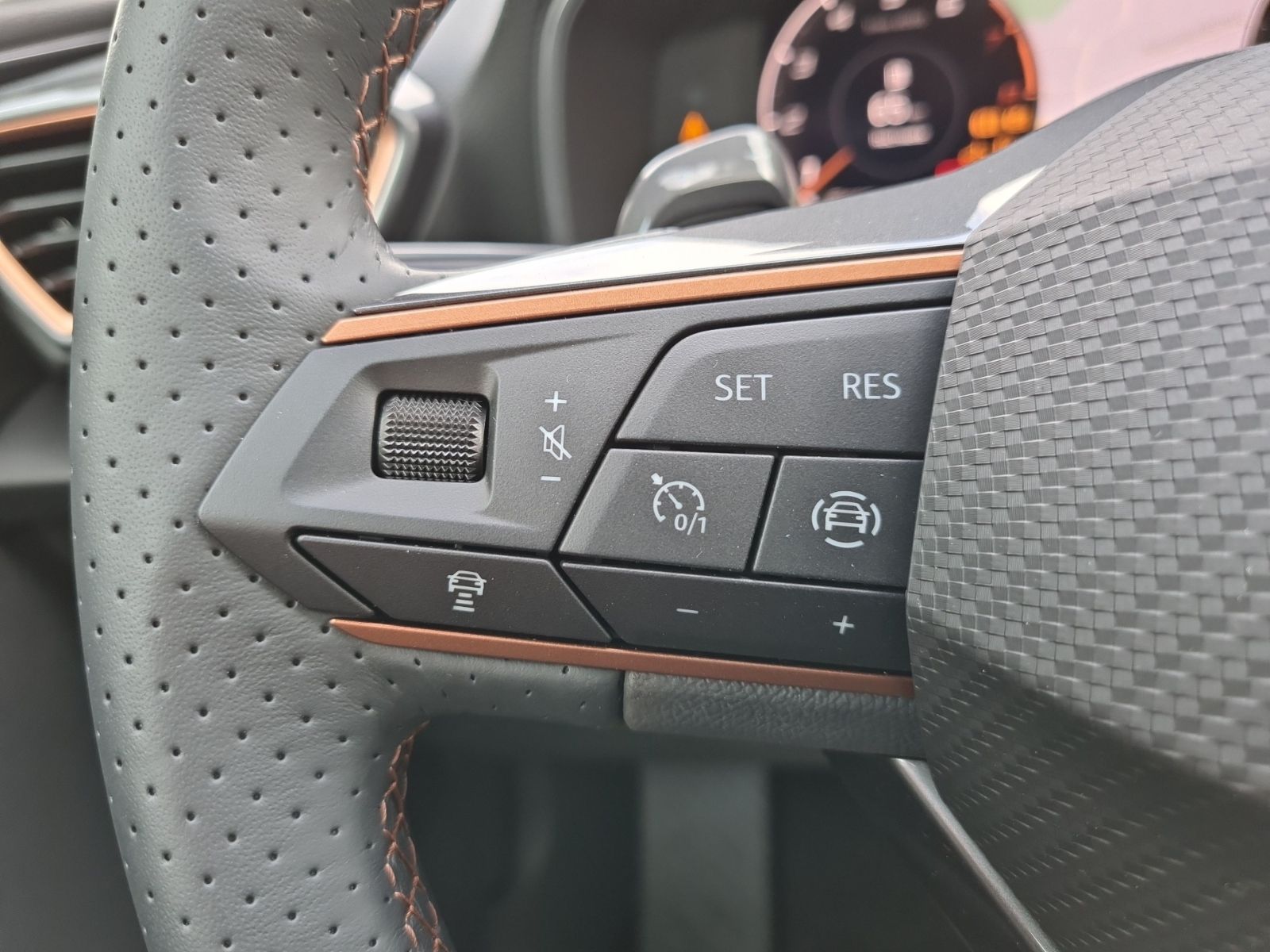 Cupra Leon 1.5 eTSI DSG - Samsaru's Car Outlet