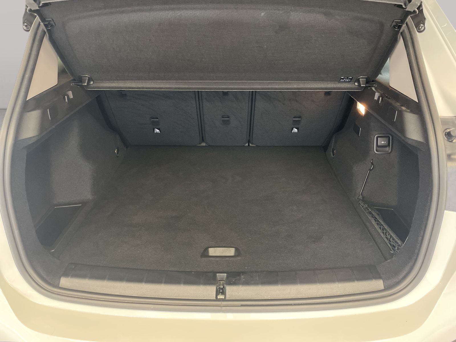 BMW X1 xDrive25e - Samsaru's Car Outlet