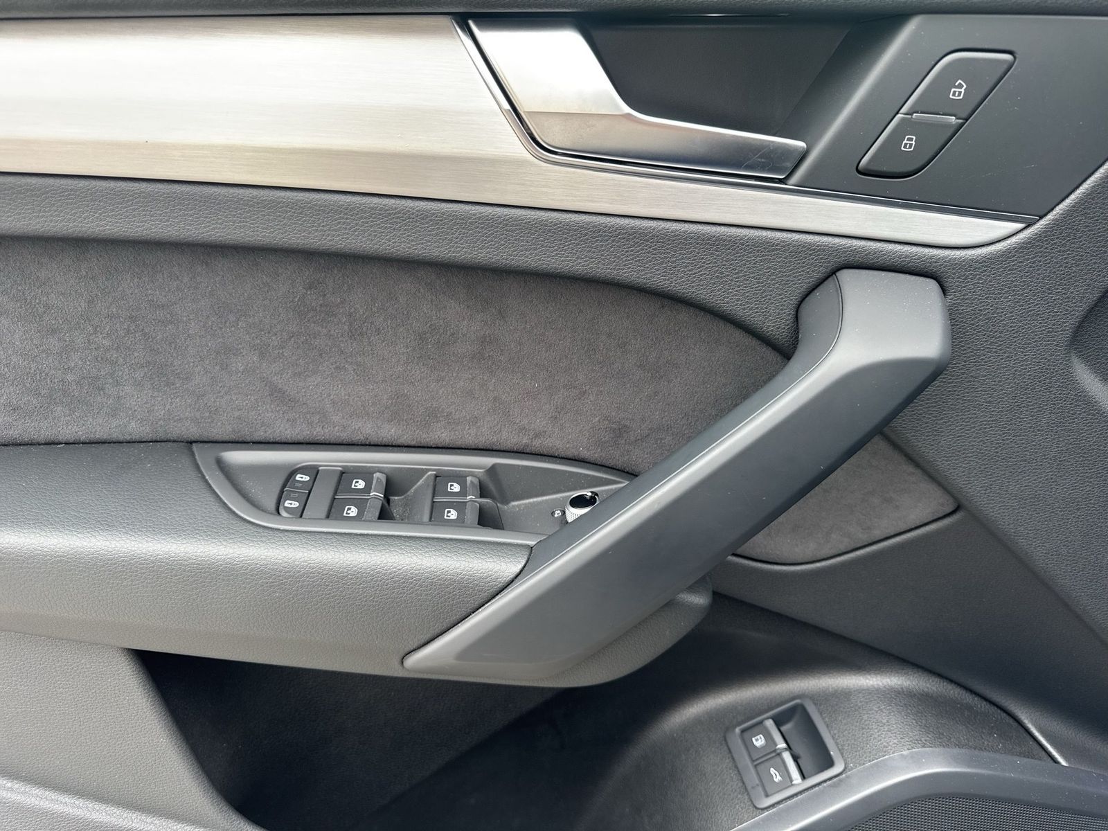 Audi Q5 55 TFSI e qu S line MATRIX AHK PANO 360° ACC