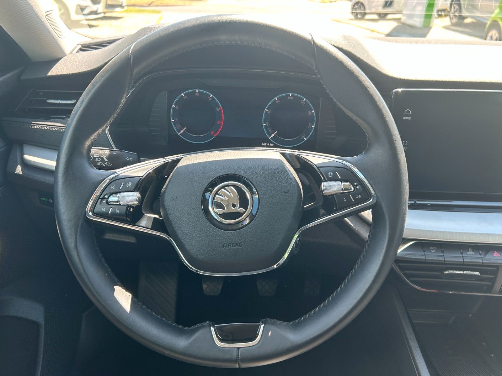 Skoda OCTAVIA Combi 1.5 TSI - Samsaru's Car Outlet