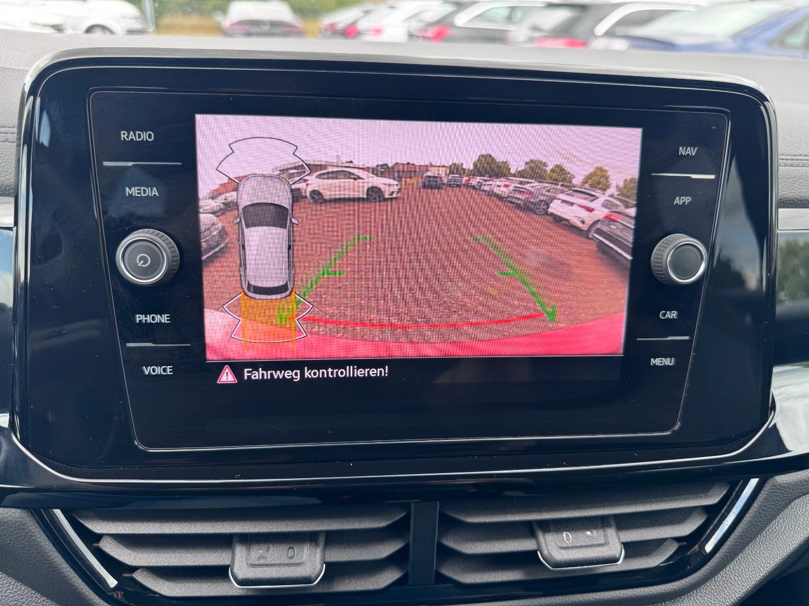 Volkswagen T-Roc R-Line - Samsaru's Car Outlet