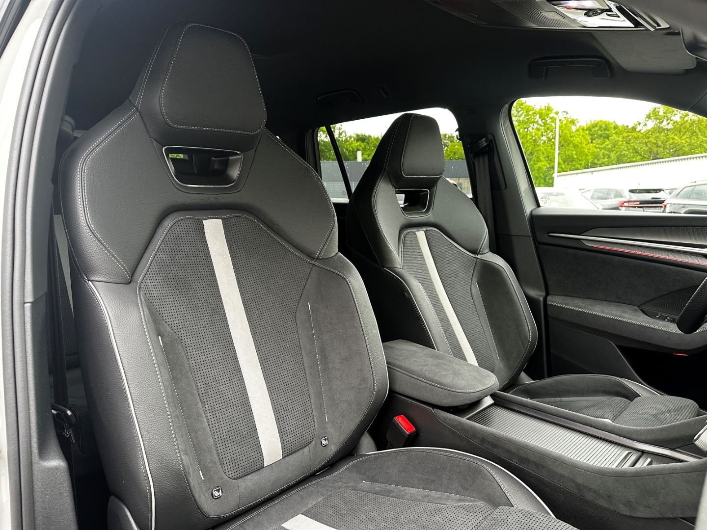 Skoda Kodiaq II 1.5 TSI iV DSG Sportline DCC AHK Matri