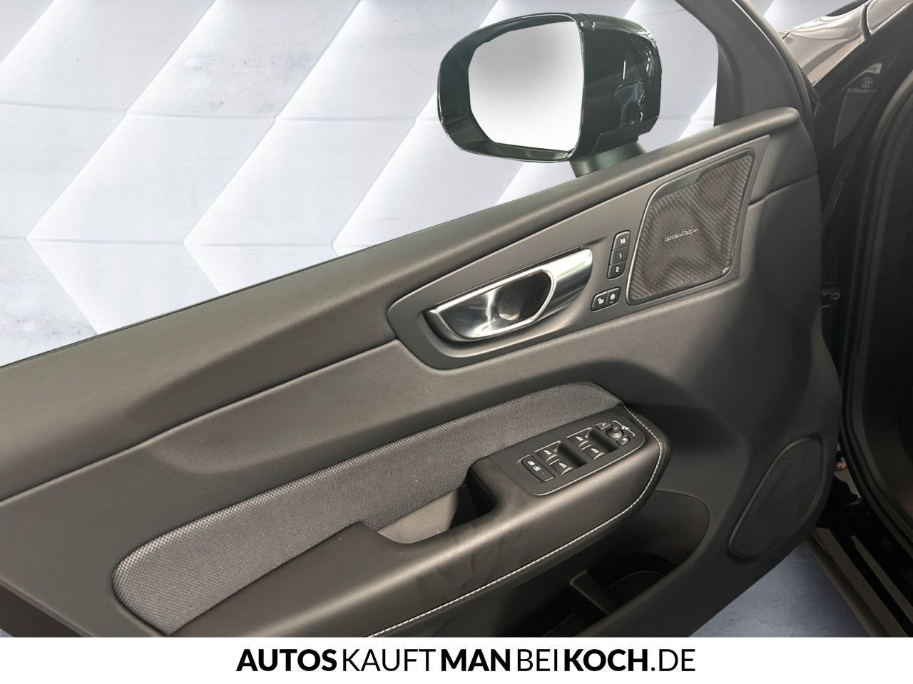 Volvo XC60 B5 AWD PlusDark ACC BLIS AHK VLED 4xSHz H&K