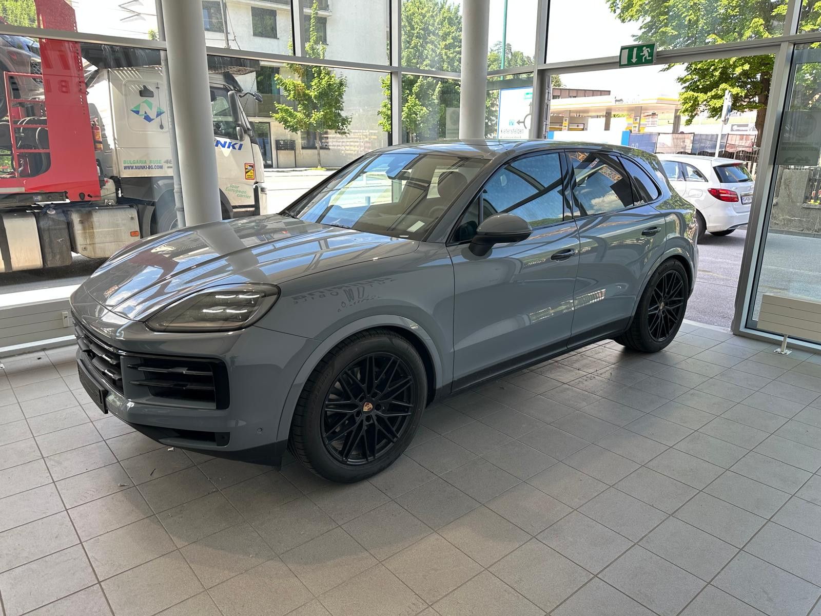 Porsche Cayenne Facelift -19%/gr-rot/Pan/Mtx/ACC/14W/21