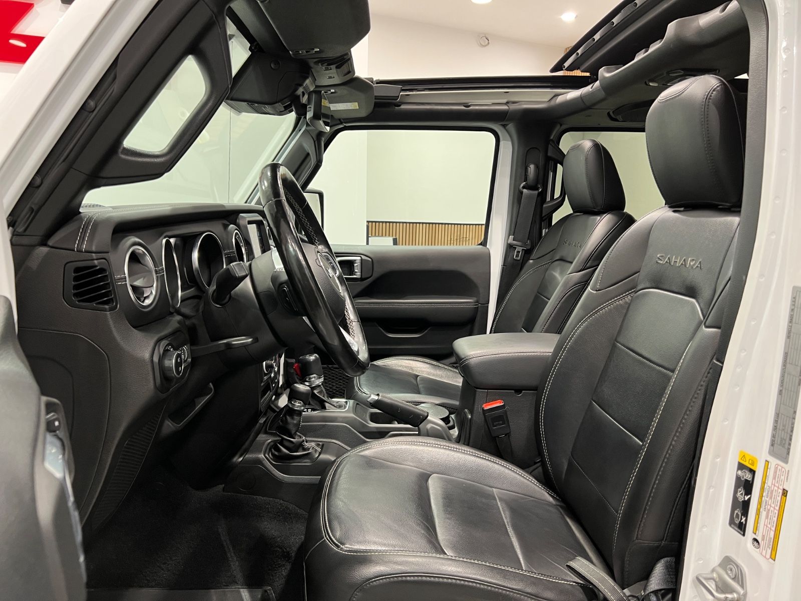 Jeep Wrangler Unlimited Sahara Softtop Sky One-Touch