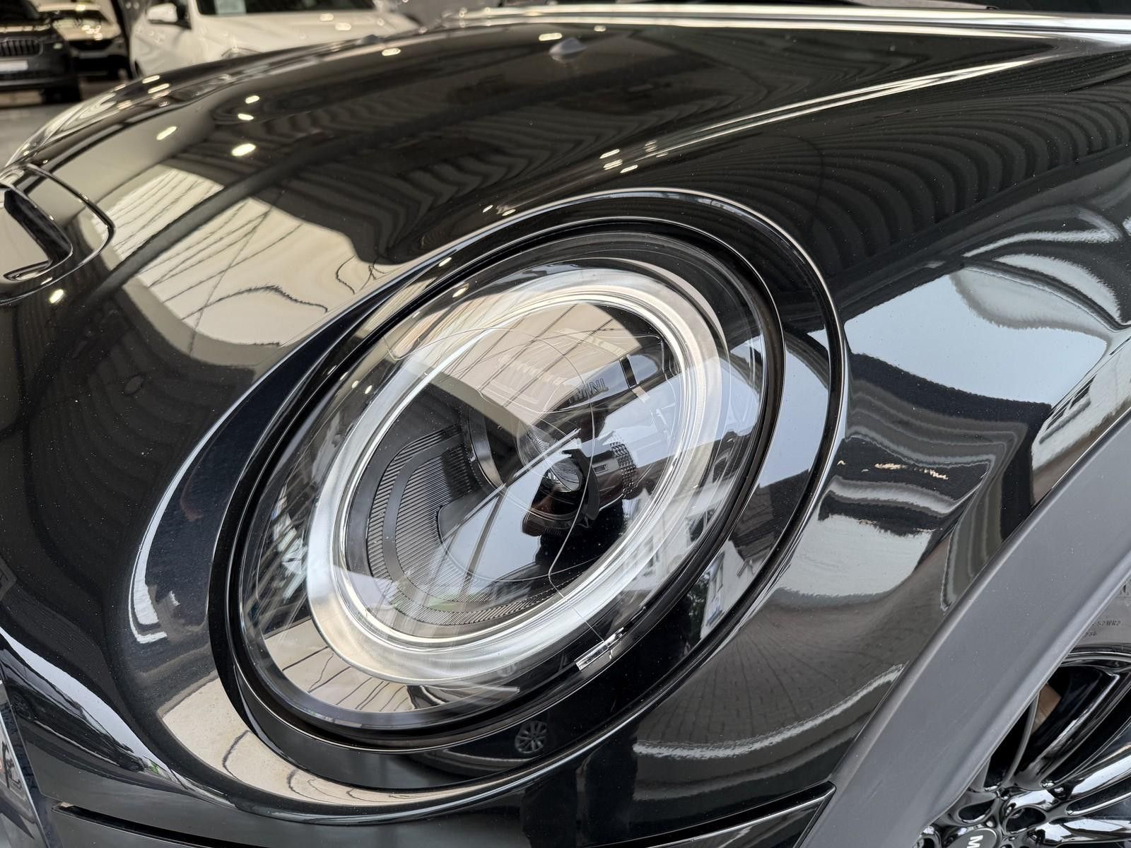 MINI Cooper S - Samsaru's Car Outlet