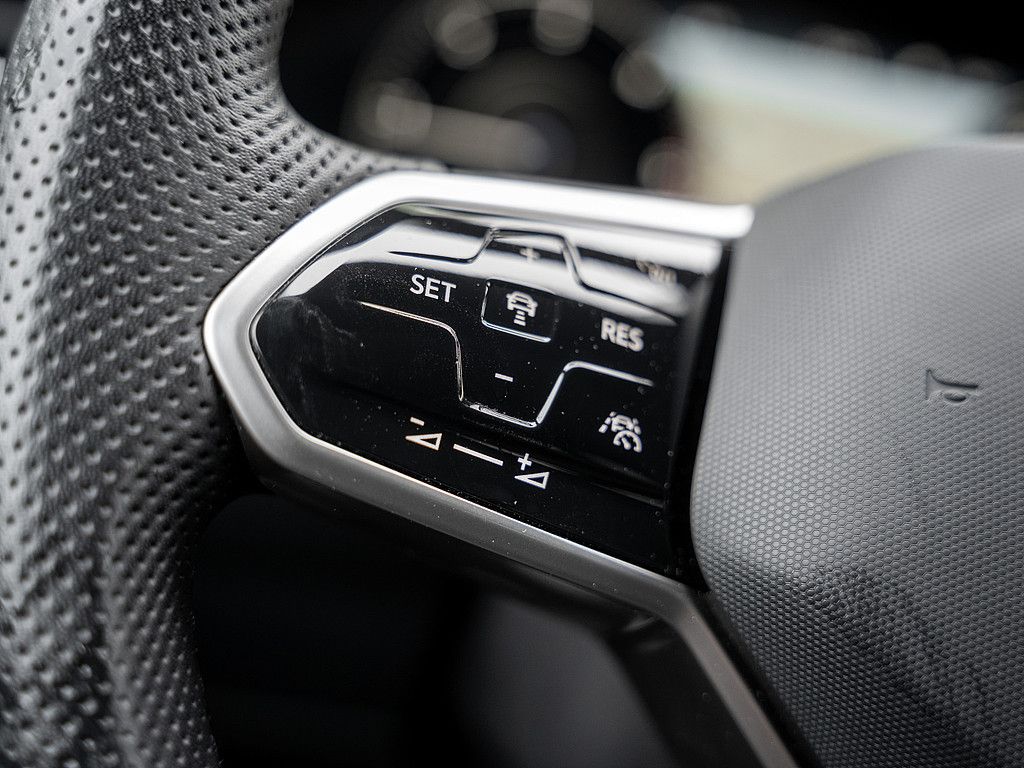 Volkswagen Touareg 3.0 V6 TDI R-Line 4M AHK 360° PANO KAM