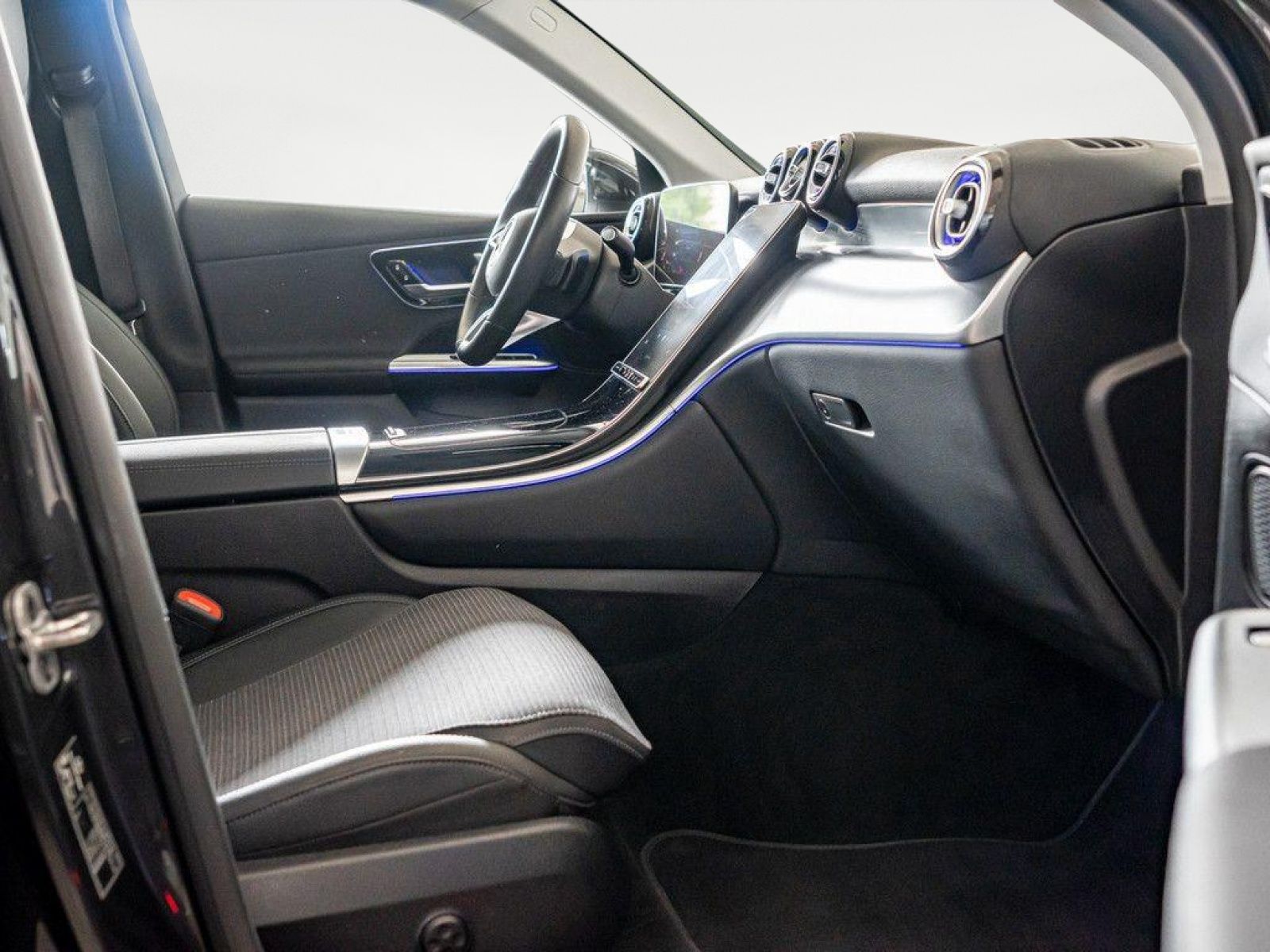 Mercedes-Benz GLC 200 4M Avantgarde Advanced Plus - Samsaru's Car Outlet