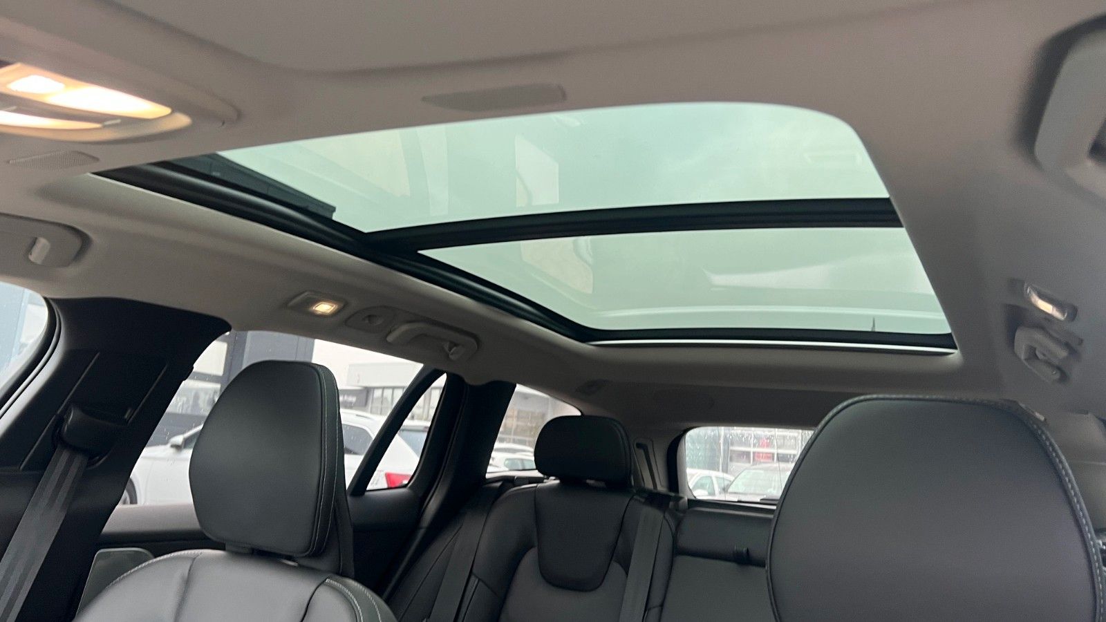 Volvo V60 CC B4 D Ultimate AWD*B&W*360°*SH*MASSAGE*
