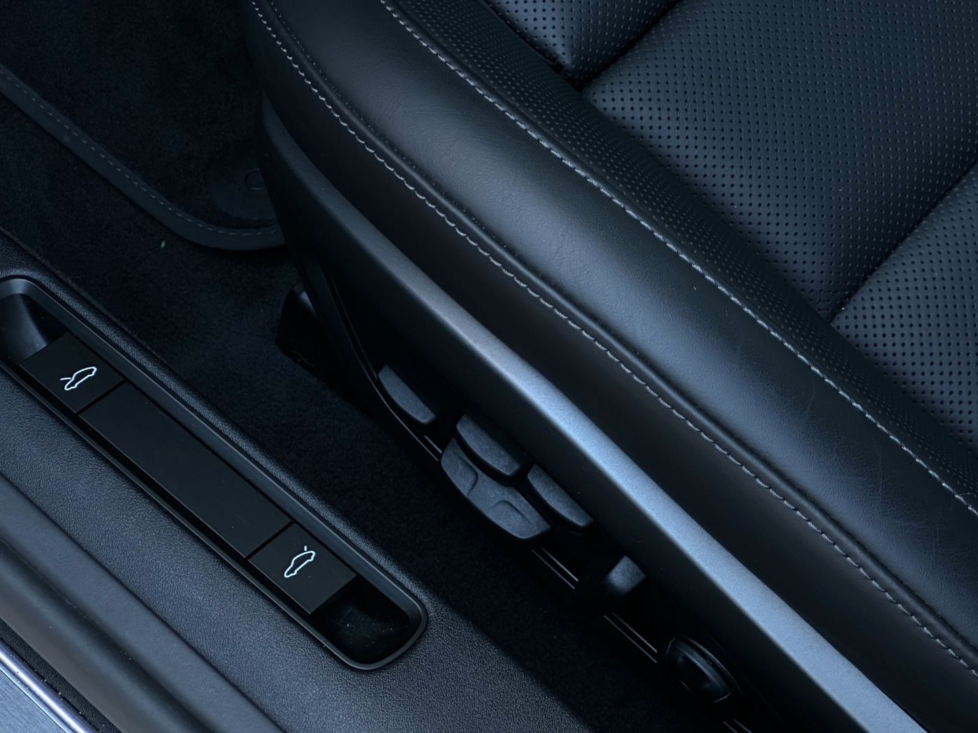 Porsche 992 911 Carrera 4S Cabriolet BOSE 360° PASM Lift