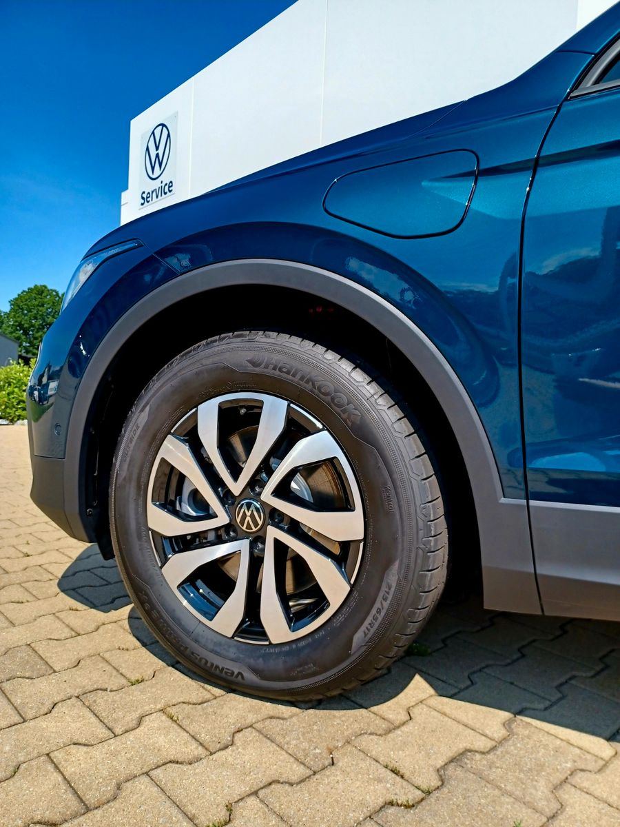 Volkswagen Tiguan Active eHybrid - Samsaru's Car Outlet