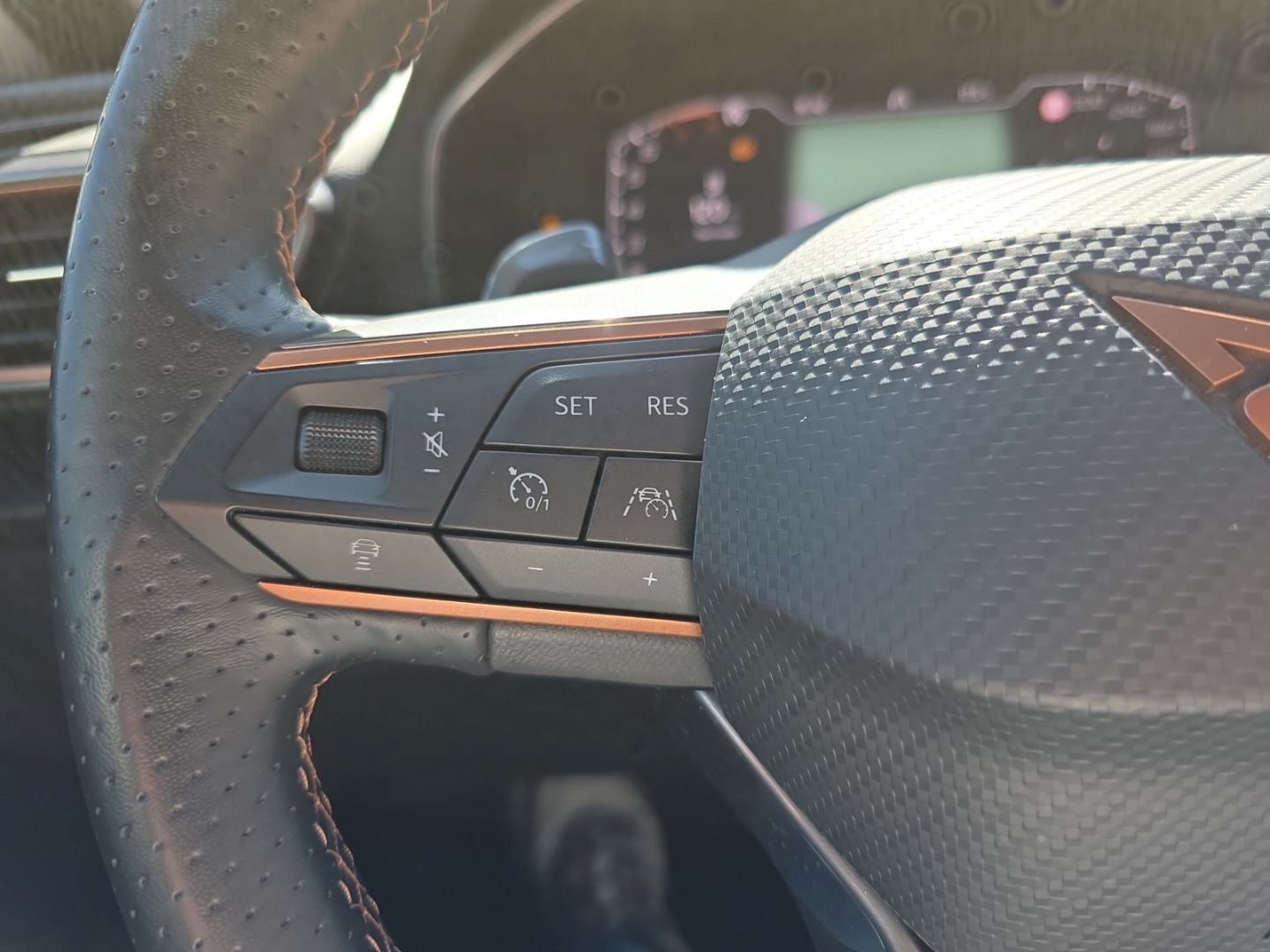 Cupra Leon Sportstourer 1.5 eTSI - Samsaru's Car Outlet