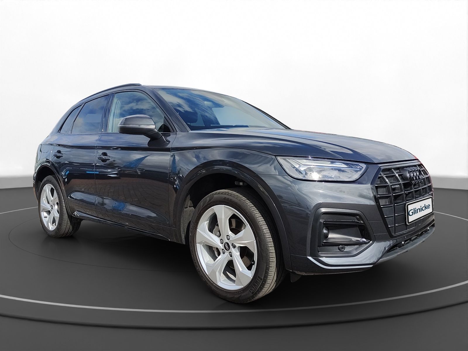 Audi Q5 40 TFSI quattro advanced - Samsaru's Car Outlet