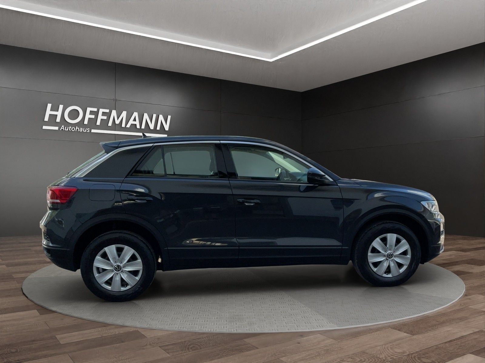Volkswagen T-Roc 1.0 TSI - Samsaru's Car Outlet