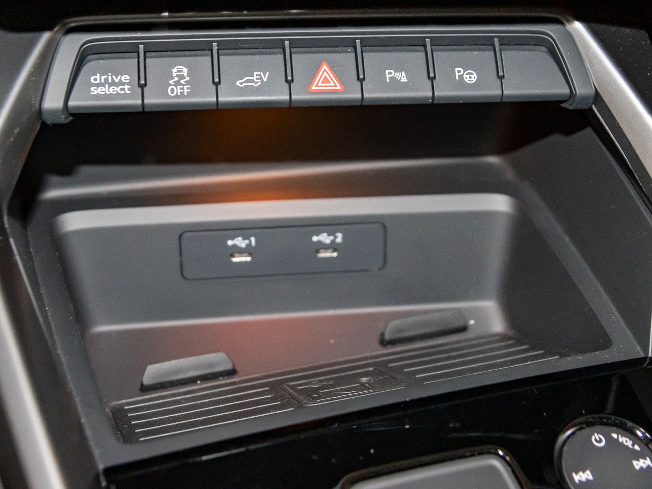 Audi A3 Sportback 45 TFSI e S line - Samsaru's Car Outlet