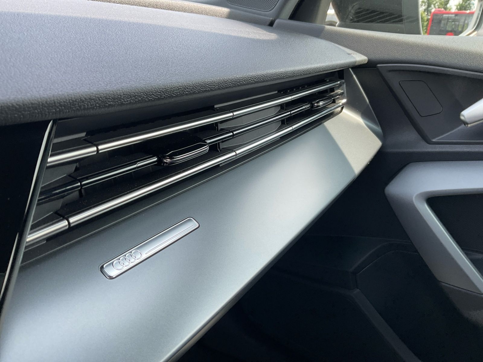 Audi A3 Limousine 35 TFSI advanced - Samsaru's Car Outlet