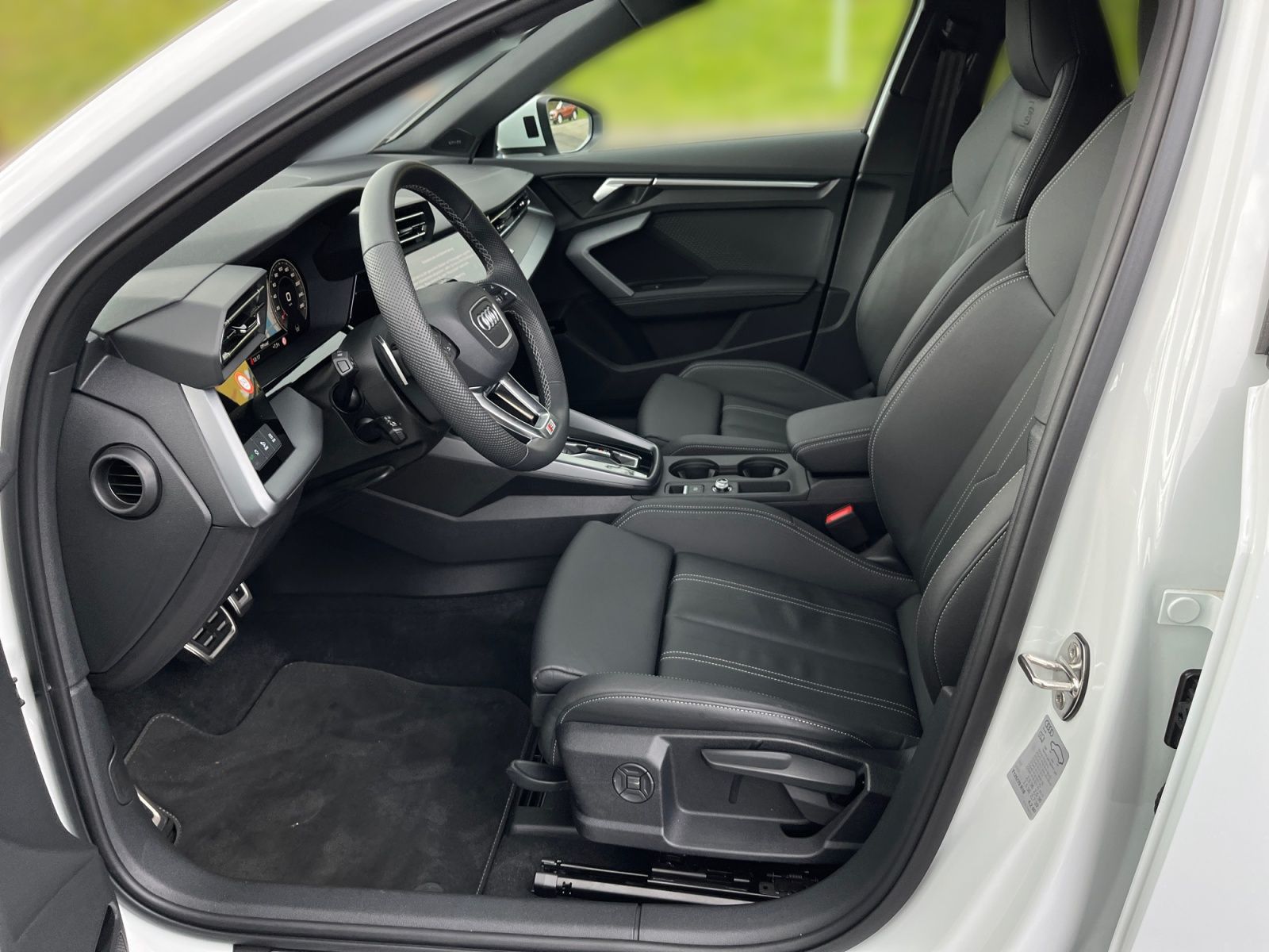 Audi A3 Sportback S-Line 30 TFSI S-tronic / AHK, HuD