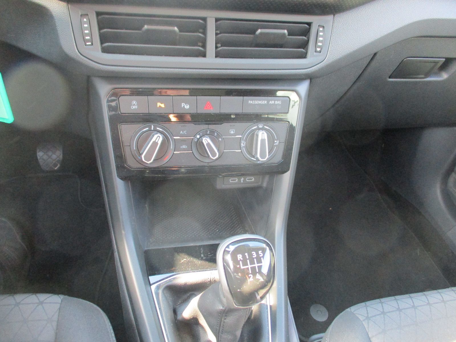 Volkswagen T-Cross Life - Samsaru's Car Outlet