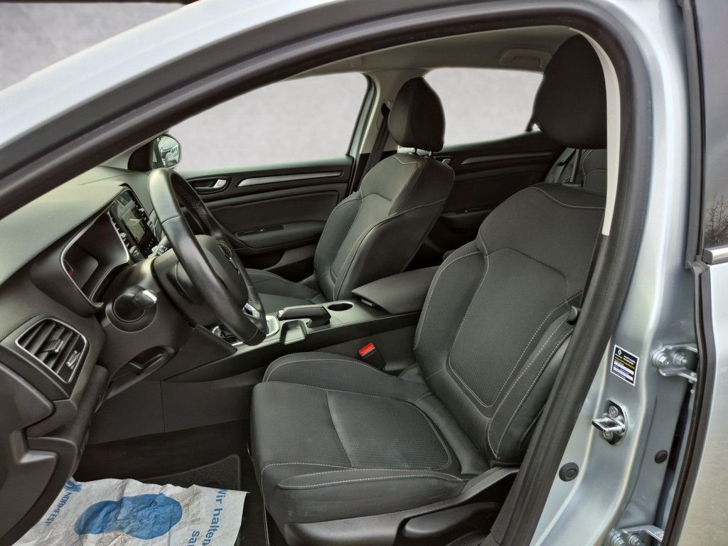 Renault Megane TCe 140 GPF EDC ZEN - Samsaru's Car Outlet