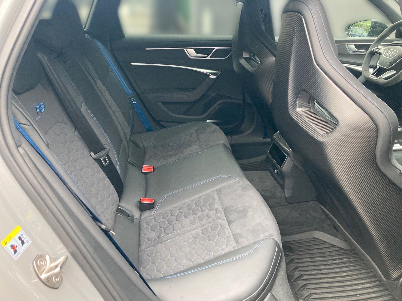 Audi RS6 quattro perf. 5J.Gar./HuD/KeramiK/Schale/305