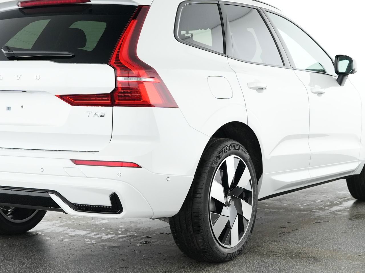 Volvo XC 60 XC60 Plus Dark Recharge Plug-In Hybrid AWD