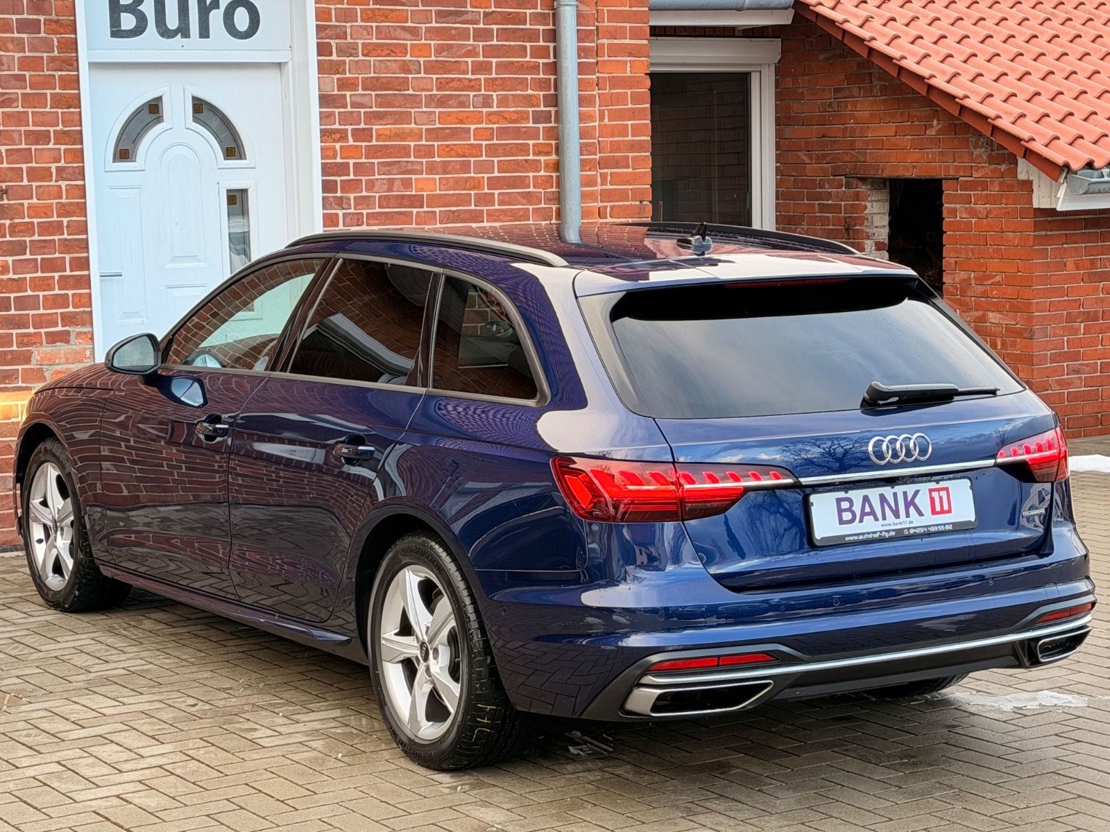Audi A4 Avant 40 TDI quattro*AHK/HEAD-UP/KAMERA/SHZ*