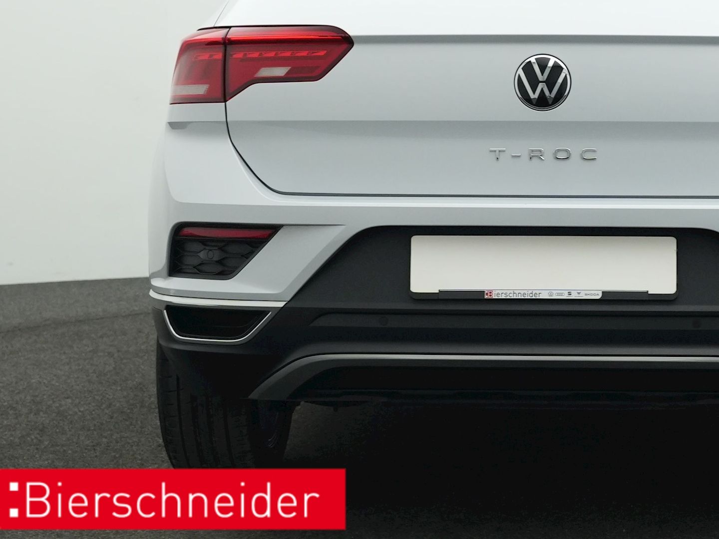 Volkswagen T-Roc 1.5 TSI Active - Samsaru's Car Outlet