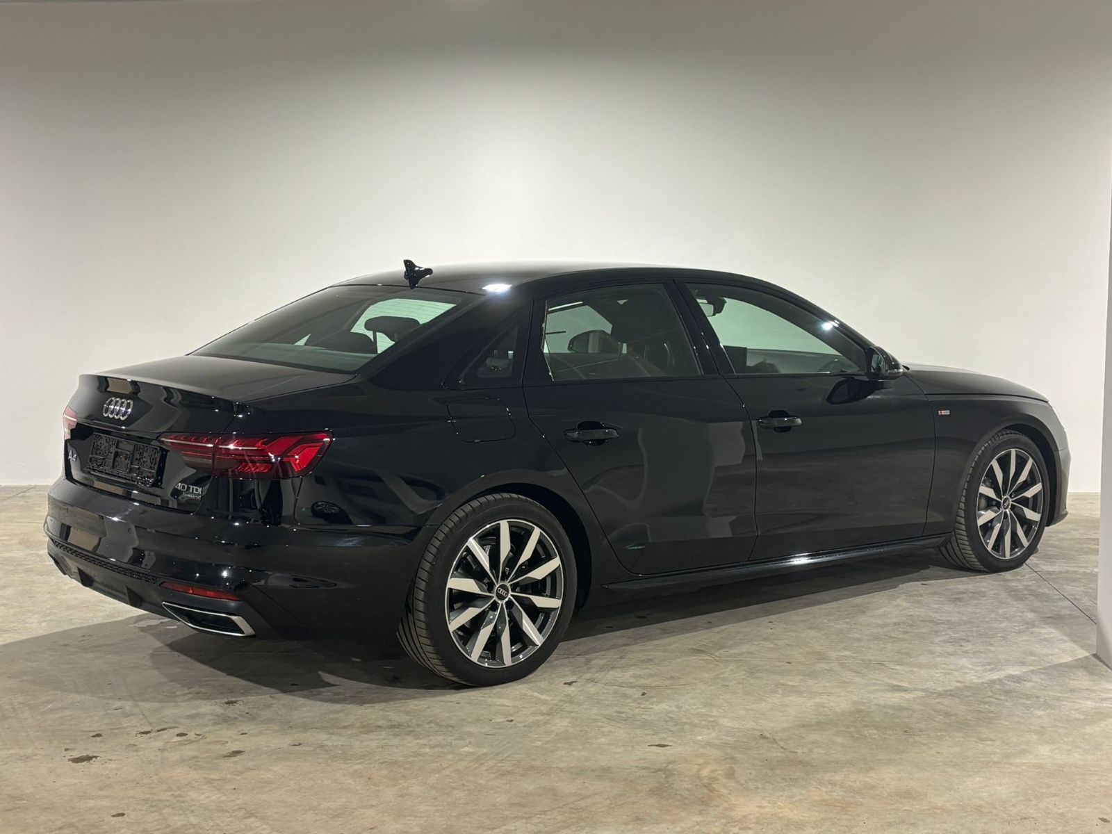 Audi A4 Lim. 40 TDI quattro*S line*LED*NAVI*Rfk*PDC*