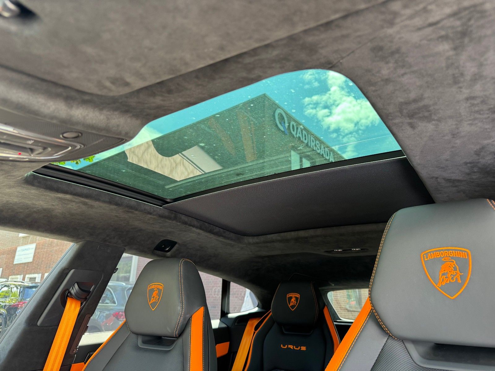 Lamborghini Urus 4.0 V8 S - Samsaru's Car Outlet