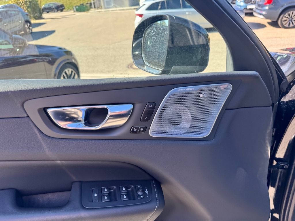 Volvo XC60 Inscription Recharge Plug-In Hybrid AWD T8