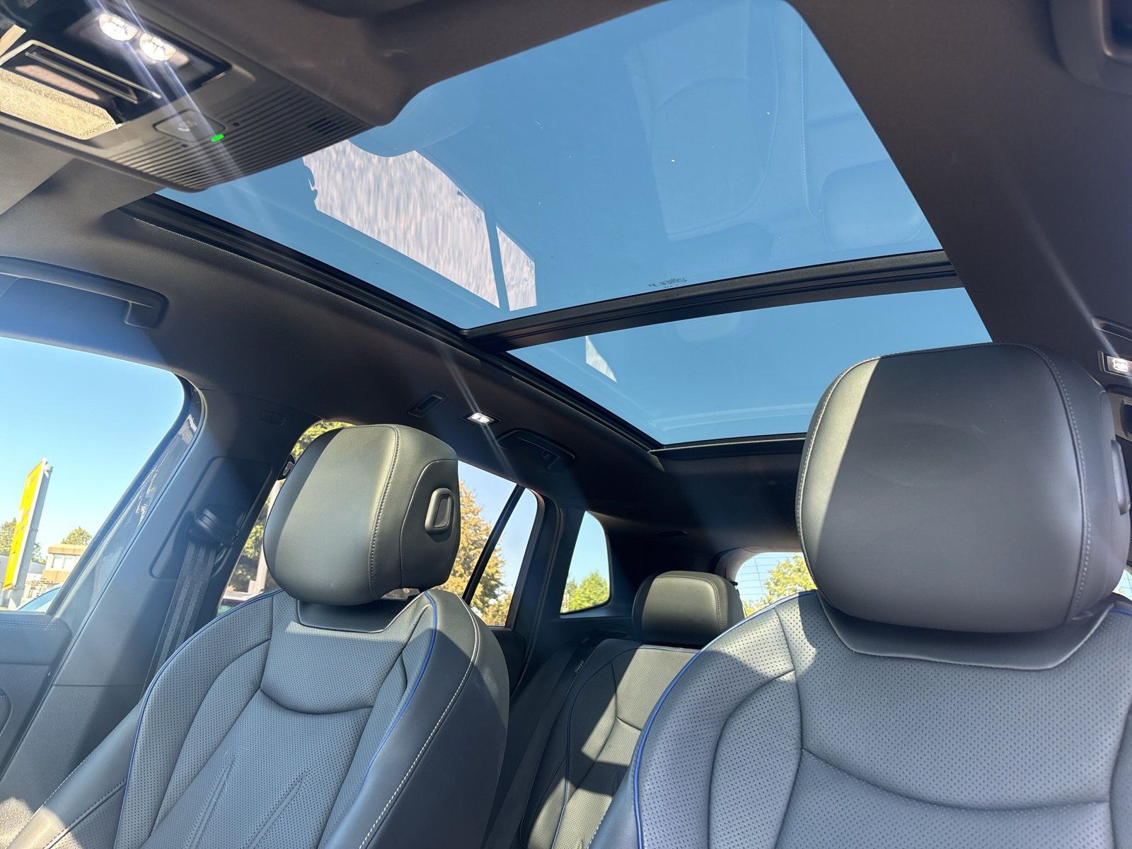 Volkswagen Tiguan 4Motion R-Line *PANO*LEDER*MATRIX*AHK*BLA