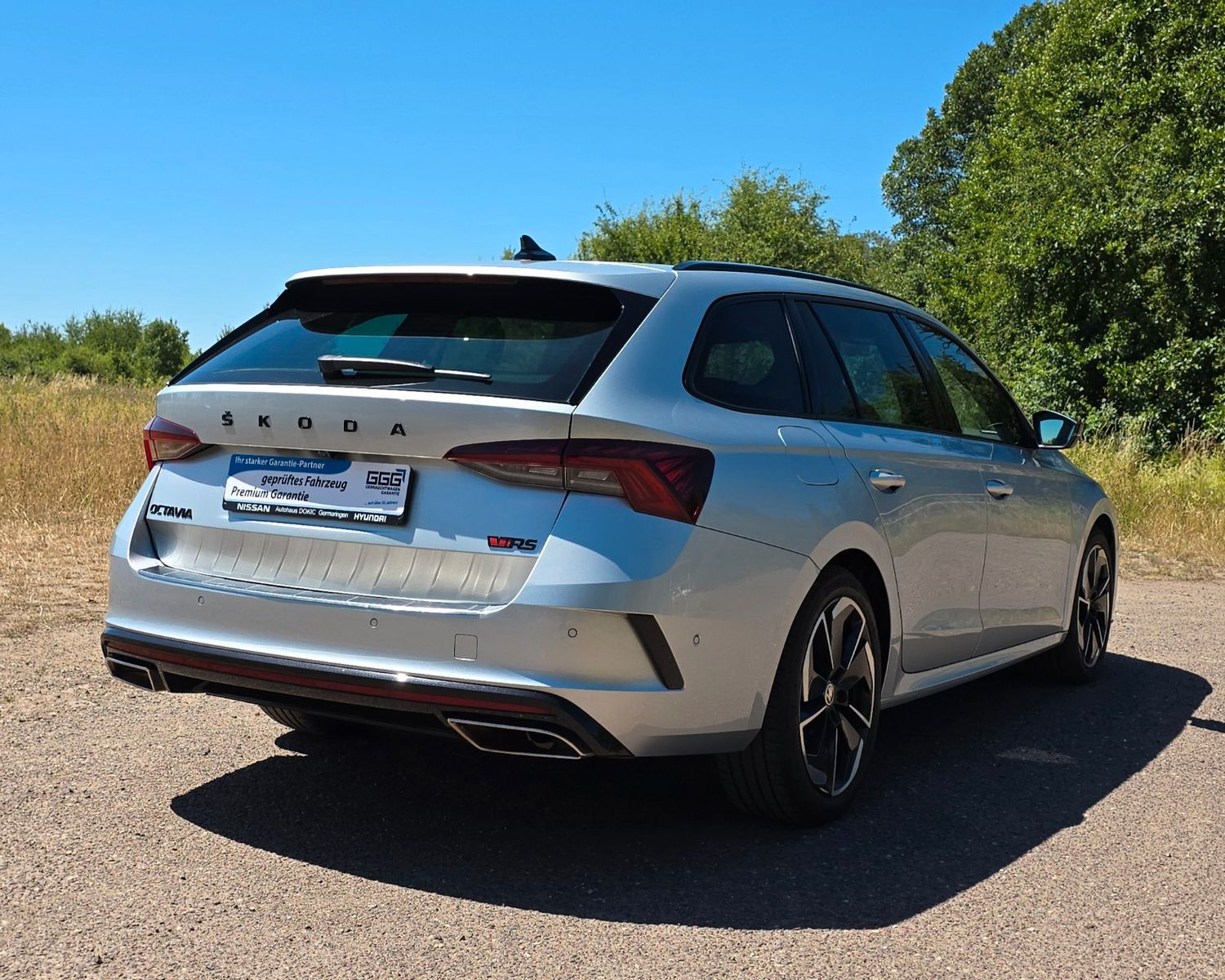 Skoda Octavia Combi RS First Edition - Samsaru's Car Outlet