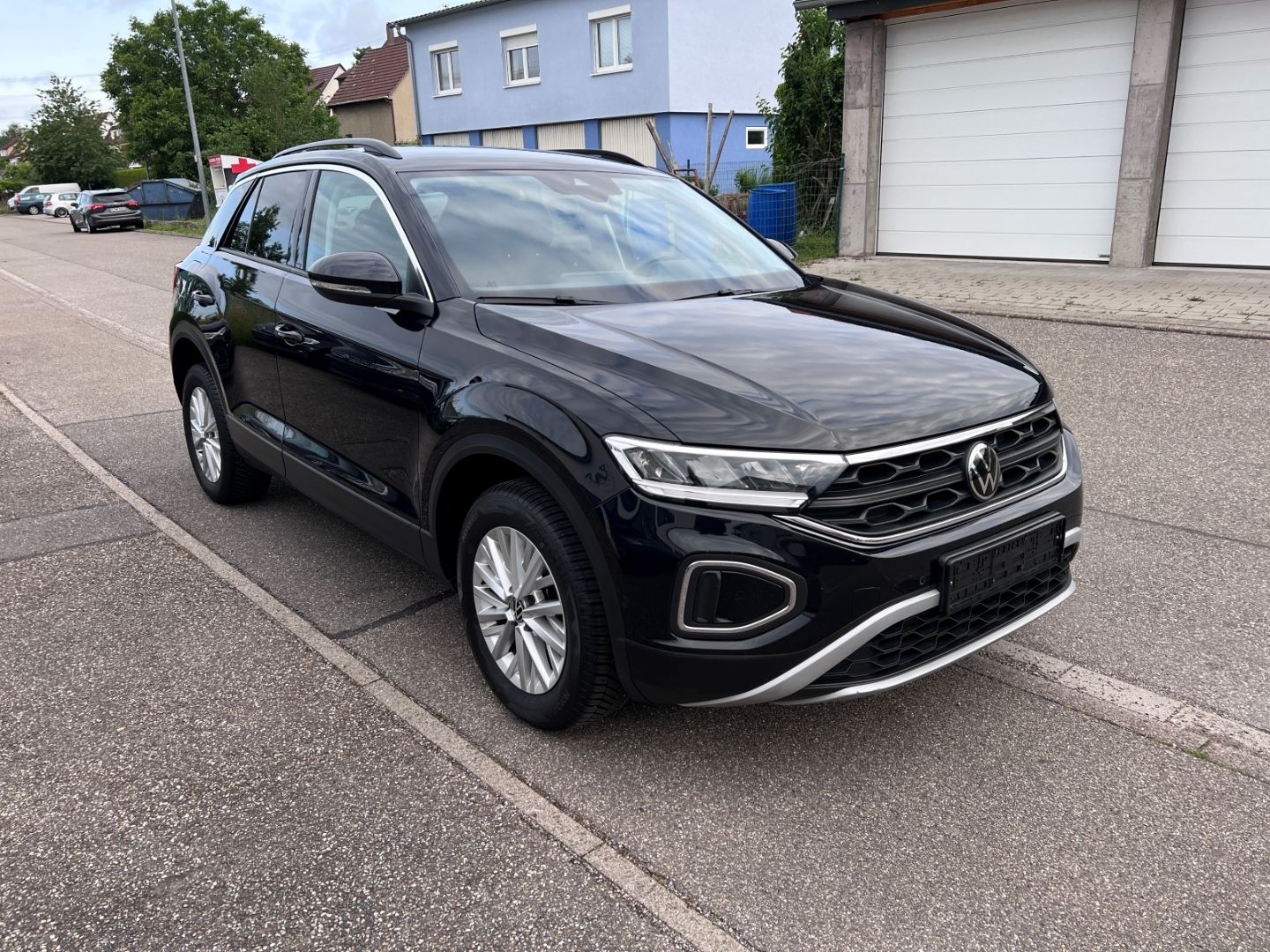 Volkswagen T-Roc 1.0TSI Life - Samsaru's Car Outlet
