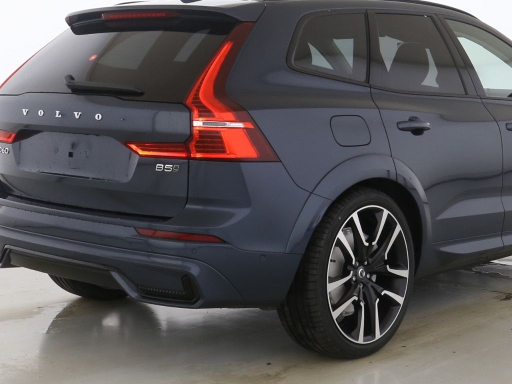 Volvo XC60 Ultra Dark AWD B5 Benzin EU6d HUD AD AHK Di