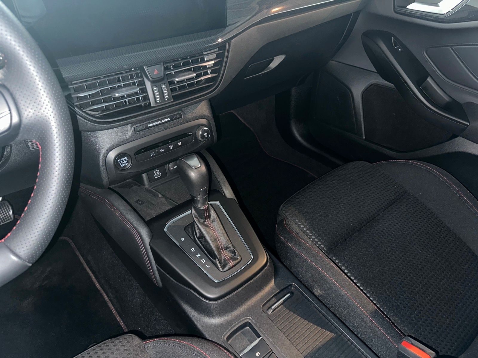 Ford Focus Turnier ST-Line X Automatik 155PS Winter