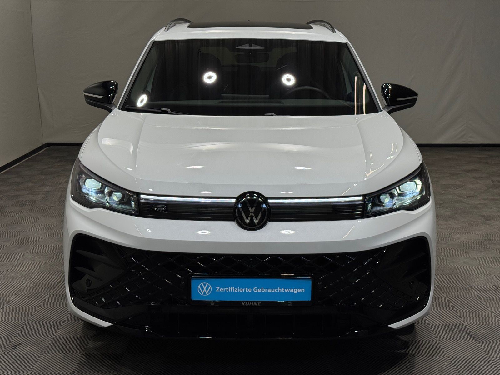 Volkswagen Tiguan R-Line 1.5 TSI eHybrid | MATRIX NAVI PANO