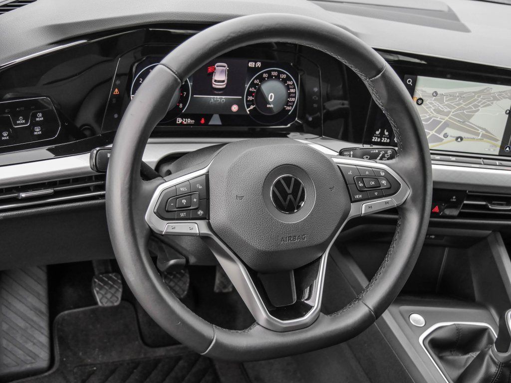 Volkswagen Golf Life 1.5 TSI - Samsaru's Car Outlet